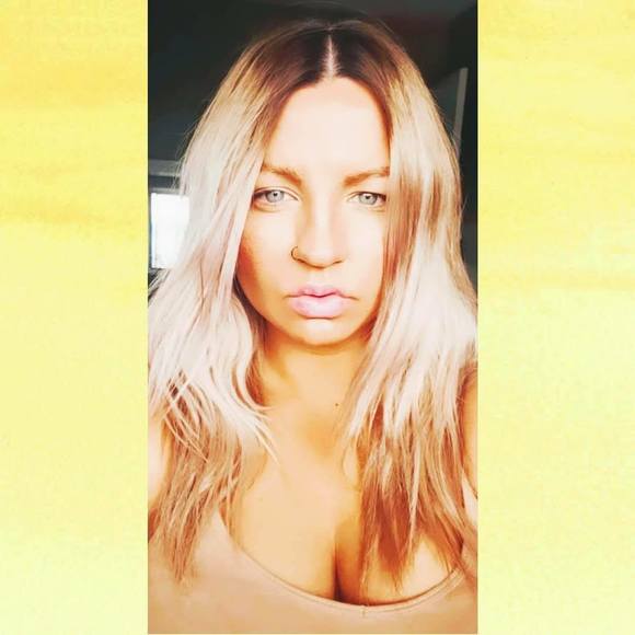 Meet your Posher, Sandra - Picture 1 of 1